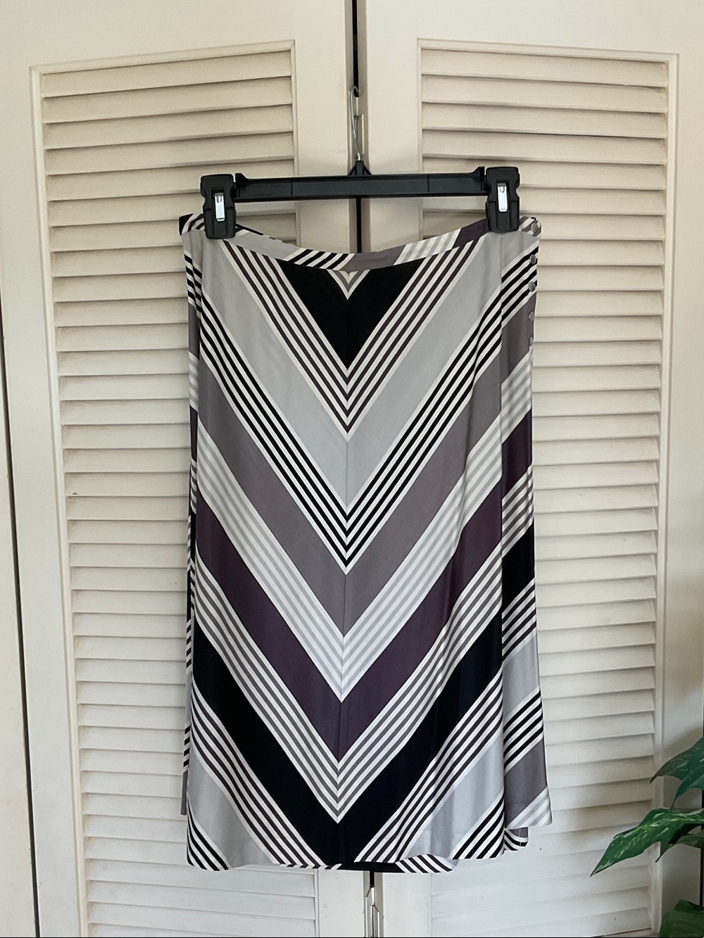 Banana Republic Vintage Chevron A-Line Skirt in Black and Gray